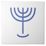 Carreau Menorah Gold Look Bleu Blanc<br><div class="desc">Menorah or-look Paleo Hébreu lettering. Personnalisez en ajoutant votre propre nom. Pour faire cela votre propre design "Cliquez pour Customiser plus loin" ... ou "Transférer ce design" pour imprimer la même conception sur un autre produit. D'où vient la Menorah ? Il vient de la Bible, dans le livre de l'Exode,...</div>