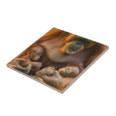 Carreau Mère Orangoutane tenant deux bébés (Côté)