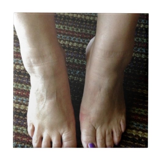 CARREAU MES PIEDS SUR LA MOQUETTE (Devant)