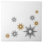 Carreau Mi-siècle Moderne Starburst Argent & Or<br><div class="desc">Design moderne du milieu du siècle,  avec des étoiles vintages rétro en argent et en or sur un arrière - plan blanc. Design moderne simple et propre.</div>