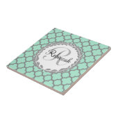 Carreau Mint Green Grey Quatrefoil Nom Monogramme Laurel (Côté)