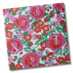 Carreau Modèle floral rose Rose<br><div class="desc">Ajoutez un monogramme ou votre nom pour le rendre plus personnalisé ! Cette impression florale vibrante capte magnifiquement l'essence de l'art moderne, avec un croquis dynamique de roses roses et rouges aux accents verts subtils mais frappants. La palette de couleurs présente les riches teintes de rose et de rouge qui...</div>