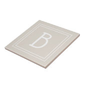Carreau Moderne modèle d'initiale monogrammée marron clair (Côté)