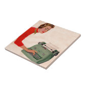 Carreau Mona et sa nouvelle machine à écrire (Côté)