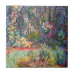 Carreau Monet Water Lily Pond<br><div class="desc">Carrelage représentant la peinture à l’huile de Claude Monet Corner of Water Lily Pond (1918). De belles nénuphars flottent dans un étang dans un paysage naturel serein. Un grand cadeau pour les amateurs d'impressionnisme et d'art français.</div>