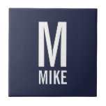 Carreau Monogramme et nom personnalisés modernes<br><div class="desc">Monogramme moderne noir et blanc Gras Design avec monogramme personnalisé et nom dans le style de police sans serif moderne en gras. Parfait comme loft moderne / minimaliste décoration de maison accessoires,  cadeau de ménage,  cadeau de réunion de famille et cadeau pour toutes occasions spéciales.</div>