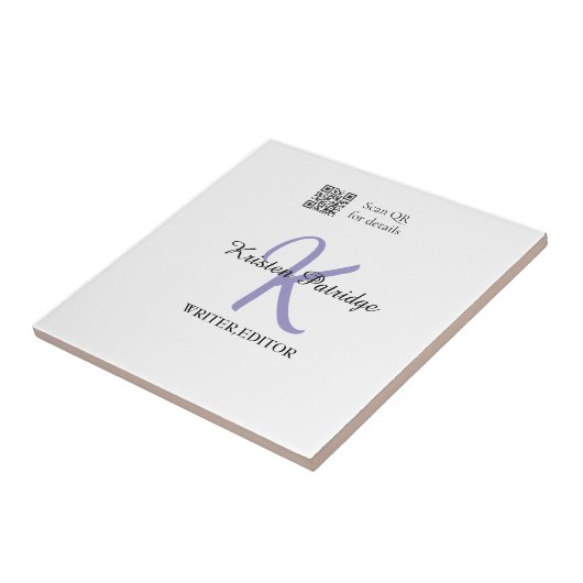 Carreau Monogramme nom écrivain violet modifier code QR en (Côté)