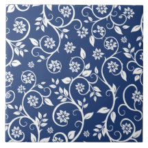 motif floral bleu et blanc