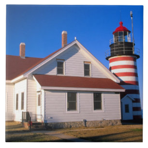 Carreau NA, États-Unis, Maine. Phare de West Quoddy à pro
