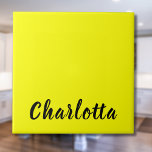 Carreau Nom de personnalisation noir | Couleur jaune néon<br><div class="desc">Nom de la calligraphie de personnalisation noire | Couleur jaune néon.</div>