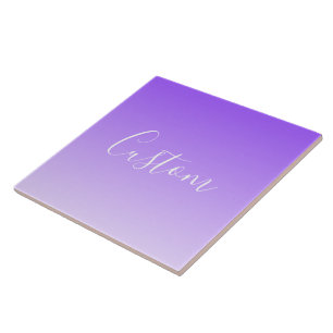 Carreau Nom en écriture cursive & ombre légère violette mo