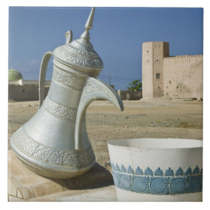 Carreau Oman, région du Dhofar, Mirbat. Carafe d'eau gran