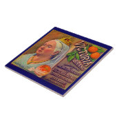 Carreau Oranges de la marque Victoria étiquette des années (Côté)