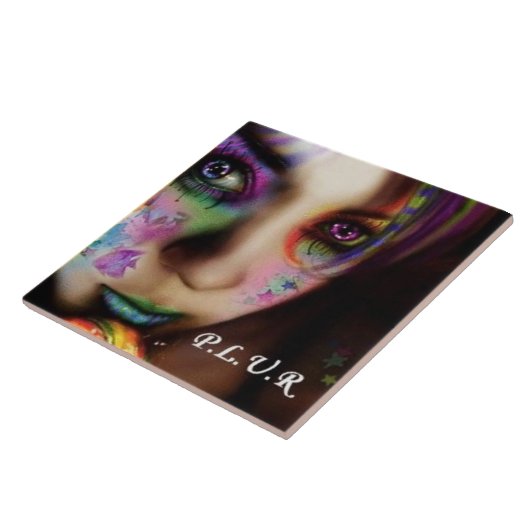 Carreau P.L.U.R. Tuile (Côté)