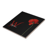 Carreau Pavot rouge minimaliste avec initial sur noir (Côté)