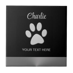 Carreau Paw Chien Argent sur arrière - plan noir