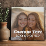 Carreau Photo complète - avec texte personnalisé<br><div class="desc">Une façon amusante de capturer des souvenirs et de les partager avec des amis. Ajoutez une photo verticale et votre légende préférée pour faire un cadeau cool pour vos amis.</div>