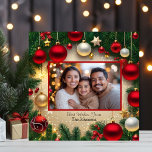 Carreau Photo famille Noël<br><div class="desc">Offrez à un proche le cadeau de toujours avec cette belle tuile en céramique avec un arrière - plan rouge, vert et or et ajoutez votre propre photo et texte à la conception</div>