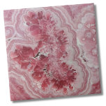 Carreau Pierre rose en marbre moderne<br><div class="desc">Un imprimé rhodochrosite rose captivant qui apporte à la vie la délicate beauté de ce minéral époustouflant. Avec une perspective plus rapprochée, cela met en valeur les détails complexes et les motifs fascinants de la pierre rhodochrosite. Ses teintes roses douces et roses créent une expérience visuelle apaisante et enchanteresse, évoquant...</div>