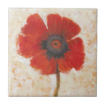 Carreau Portrait Red Poppy<br><div class="desc">Red Poppy Portrait I par Tim OToole. Comprend un pavot rouge vif contre un arrière - plan neutre.</div>