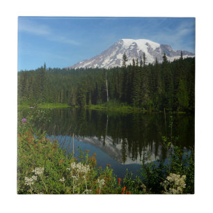Carreau Reflet du lac du mont Rainier avec des fleurs sauv
