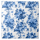 Carreau Romantique Vintage Roses-Bleu sur Blanc<br><div class="desc">Elégant et classique antique vintage Delft roses bleus sur arrière - plan blanc.</div>