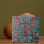 Carreau Rouge Foncé Et Vert Turquoise Antique Perturbée<br><div class="desc">Décor original unique en carreaux de carreaux avec des ornements abstraits vert turquoise sur un arrière - plan en détresse rouge foncé.</div>