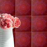Carreau Royal Elegant Classic Luxury Red Damask Pattern<br><div class="desc">Design élégant de carreaux décoratifs en céramique avec un modèle élégant et transparent damassé dans les tons rouges.</div>