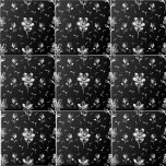 Carreau Salle De Bains Motif Florale Noir Et Argent<br><div class="desc">Ce carrelage en céramique de salle de bains fleurie et fleurie argentée sur un arrière - plan noir. Accessoires de salle de bain correspondants disponibles. Contient l'A.I.</div>