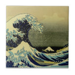 Carreau Sous la vague de Kanagawa<br><div class="desc">Photographie classique d'un bloc de bois d'art japonais "Sous la vague de Kangawa" par Hokusai, 1830.</div>
