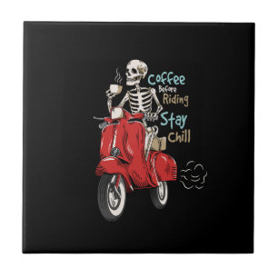 Carreau Squelette vectoriel monter un scooter avec une tas