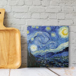 Carreau Starry Night Vincent van Gogh<br><div class="desc">Carrelage décoratif en céramique avec Starry Night (1889),  une peinture à l'huile post-impressionniste de Vincent van Gogh (1853-1890). Un tableau représentant la vue depuis la chambre de Van Gogh au sanitorium de Saint-Rémy-de-Provence,  dans le sud de la France.</div>