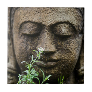 Carreau Statue de jardin en pierre avec fleurs