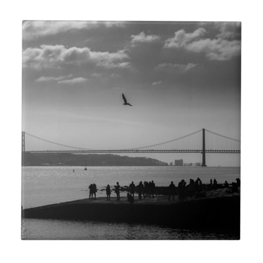 Carreau Suspension Bridge in Lisbon Black and White Photo (Devant)