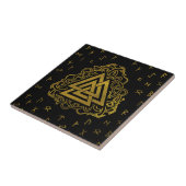 Carreau Symbole de Valknut d'or sur le motif de runes (Côté)