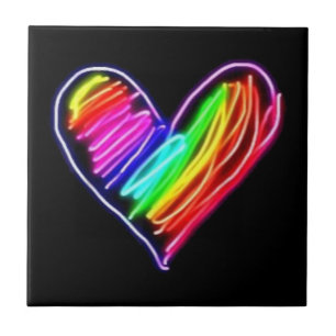 Carreau T-Shirt Cœur Arc-en-Ciel Néon Rassemblement Fierté