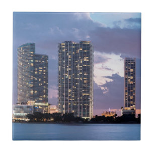 Carreau Tours de condominium au bord de mer à Miami