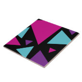 Carreau Triangles en rose, violet, bleu et noir (Côté)