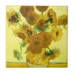 Carreau Tuile de tournesols de Van Gogh<br><div class="desc">Tuile de tournesols de Van Gogh. Peinture à l'huile sur la toile à partir de 1888. Le vase avec quinze tournesols est toujours l'une des vies actives les plus aimées de Vincent van Gogh. L'utilisation brillante des jaunes évoque tranquillement la fin de l'été. Un grand cadeau pour des fans des...</div>