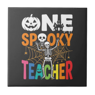 Carreau Un design Halloween d'enseignant effrayant_1