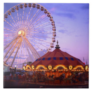 Carreau Une grande roue et un carrousel au Navy Pier de
