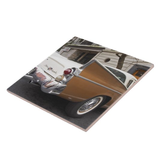 Carreau Une voiture classique Studebaker Silver Hawk stati (Côté)