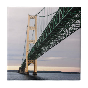 Carreau Une vue du pont Mackinac depuis le lac Michigan 2