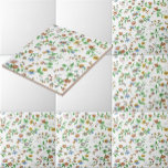 Carreau Vintage Cornflowers Roses & Pois doux Motif<br><div class="desc">Il s'agit d'une numériquement impression améliorée dérivée d'un ancien modèle victorien des années 1800, imprimé en bloc, de tiges incurvées, d'où poussent une variété de fleurs, y compris des fleurs de maïs, des fleurs de cloches, des roses et des pois sucrés. Imprimé en lavande, rouge, jaune, bleu et motif vert....</div>
