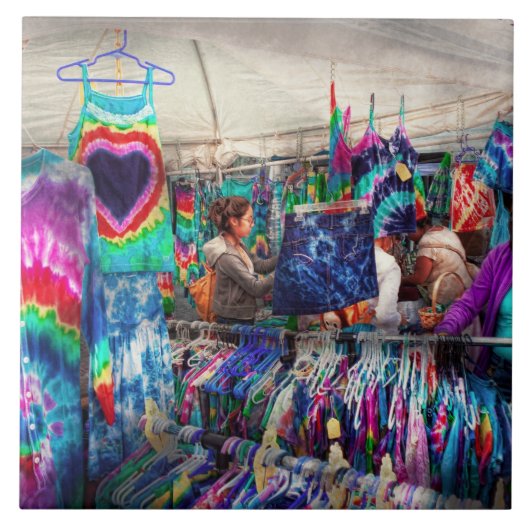 Carreau Vitrine - Tie Dye est de retour (Devant)