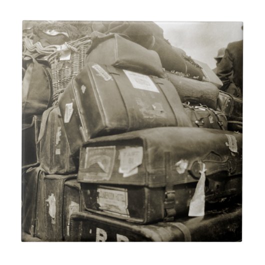 CARREAU WAGON SUITCASE 1890 (Devant)