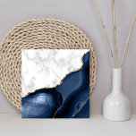 Carreau White Marble Navy Blue Agate Gold Glitter<br><div class="desc">Marbre blanc élégant et agate bleu marine taillée avec parties scintillant en faux or se combinent dans ce luxueux carrelage en céramique.</div>
