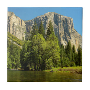Carreau Yosemite depuis le fond de la vallée, Sierra-Nevad