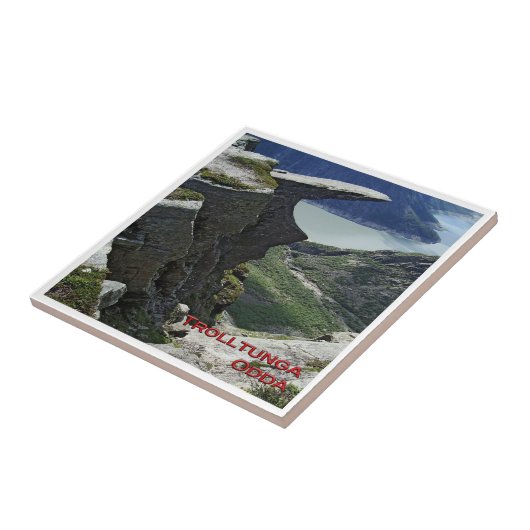 Carreau zNO084 TROLLTUNGA, ODDA, Norvège, (Côté)