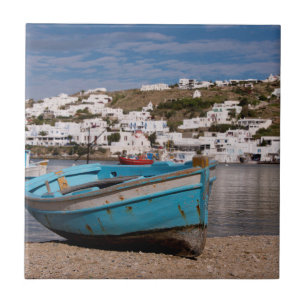 Carreau Zone portuaire avec des bateaux de pêche grecs